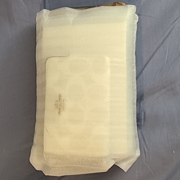 Coach Corner Zip Trio In Signature Canvas NWT - Picture 2 of 8